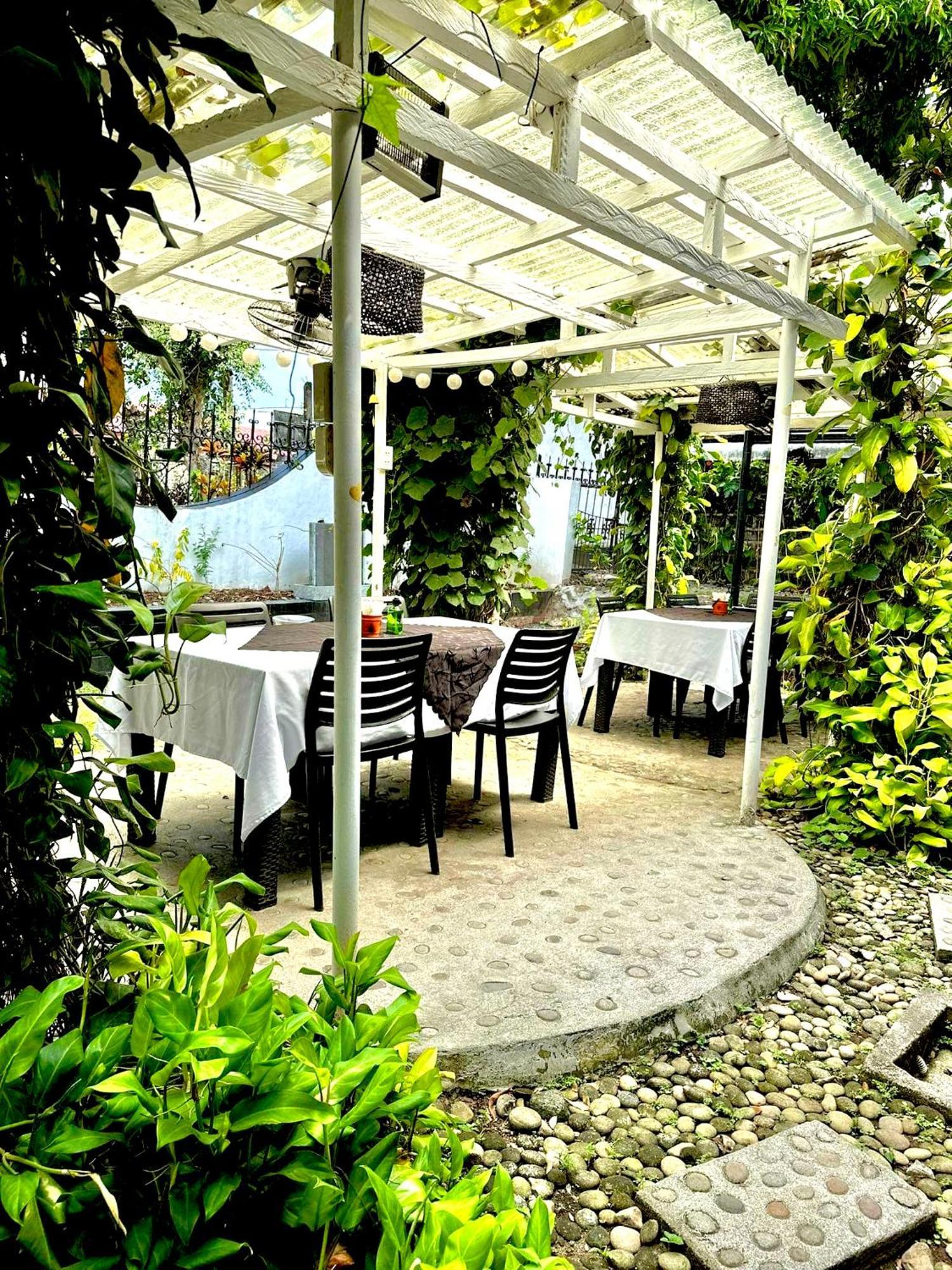 Fernando's Hotel Sorsogon Exterior foto